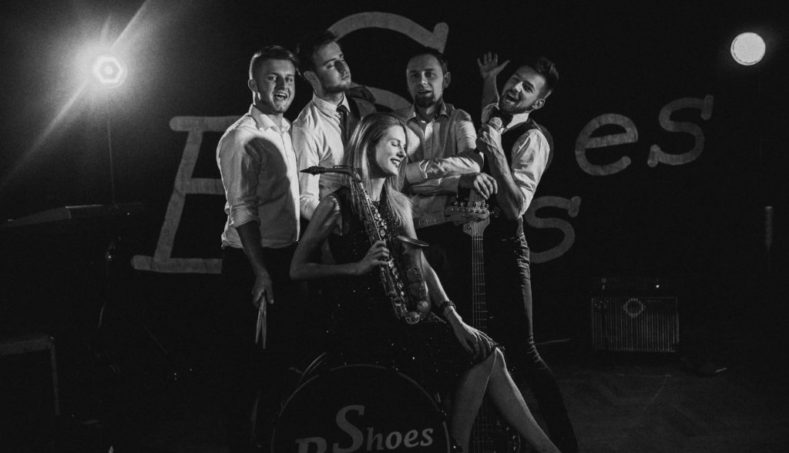 BLUES_SHOES_BW_MINI_003